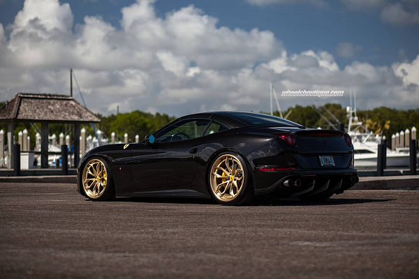 Фото дисков HRE S201H Сатиновое золото на Ferrari California