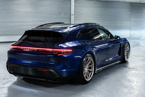 Фото дисков Bola FLS Сатиновая шампань на Porsche Taycan I