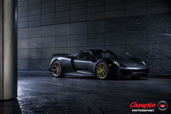 Фото дисков Vossen RS74 Глянцевое темное золото на Porsche 918 Spyder