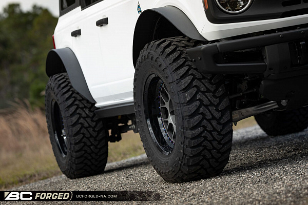 Фото дисков BC Forged LE72 // MLE72 Глянцевый графит на Ford Bronco