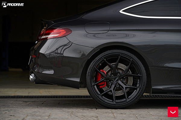 Фото дисков Vossen HF-5 Черный глянец на Mercedes-Benz C-Class (W205)