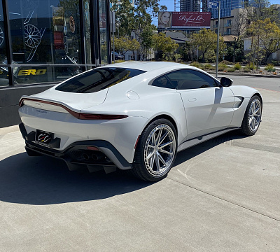 Фото дисков CEC C111 на Aston Martin Vantage 4