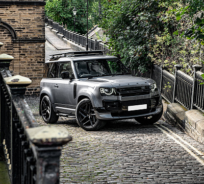 Фото дисков Kahn Type 52 RS на Land Rover Defender II