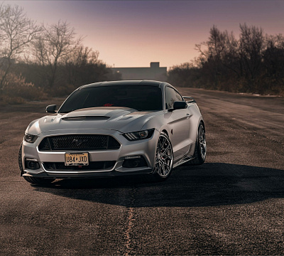 Фото дисков HRE FF10 на Ford Mustang VI