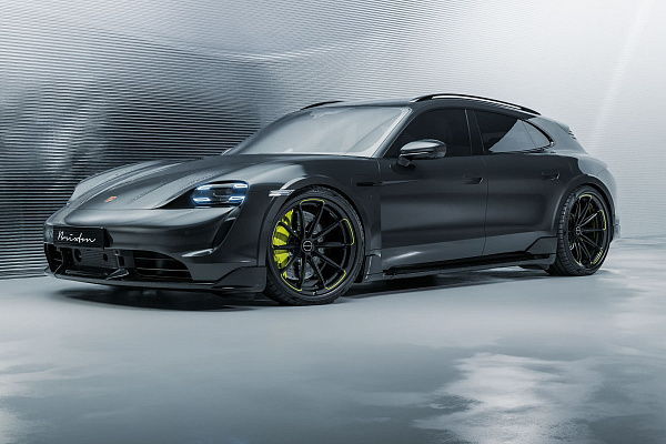Фото дисков Brixton Forged R11-RS Черный глянец на Porsche Taycan I