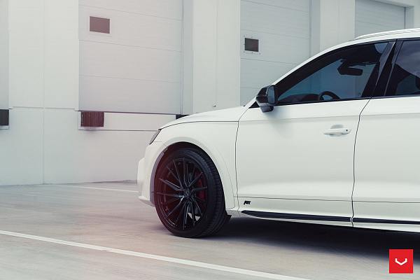 Фото дисков Vossen HF-4T Черный глянец на Audi Q5 (FY)