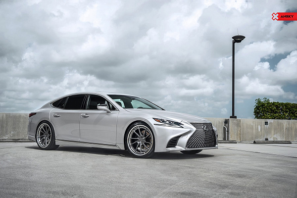 Фото дисков Anrky AN33 Глянцевый графит на  Lexus LS V