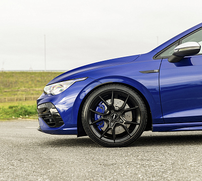 Фото дисков Rotiform KPR на Volkswagen Golf VIII