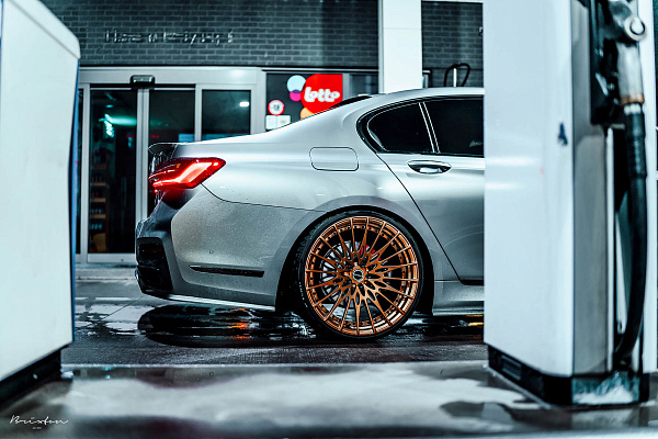 Фото дисков Brixton Forged HS1 Сатиновая медь на BMW 7 (G11/G12)