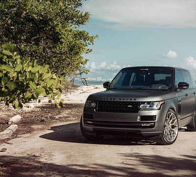 Фото дисков Vossen S17-01 на Land Rover Range Rover IV