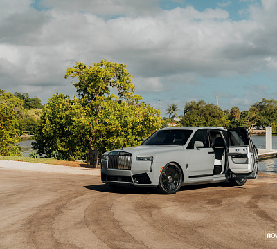 Фото дисков NOVITEC SP3 на Rolls-Royce Cullinan