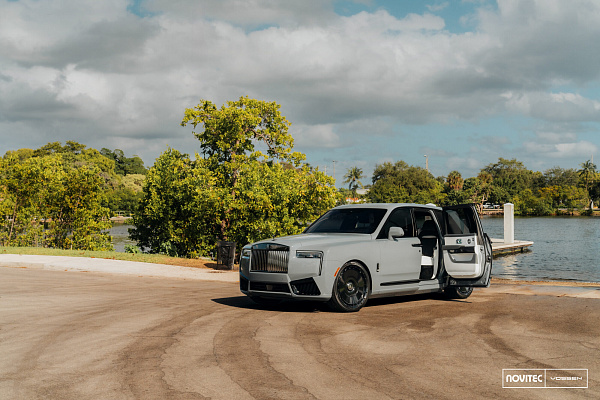 Фото дисков NOVITEC SP3 Черный глянец на Rolls-Royce Cullinan