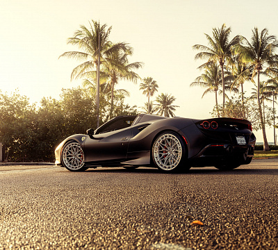 Фото дисков Vossen LC3-02 на Ferrari F8