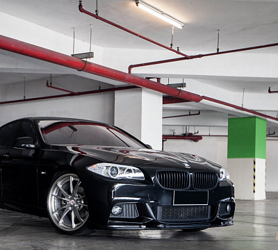 Фото дисков HRE S104 на BMW 5/M5 (F10)