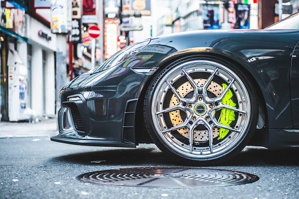 Фото дисков Brixton Forged CM5-R Полированный лак на Porsche Boxster IV