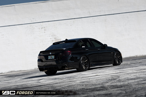 Фото дисков BC Forged HCS04 Глянцевый темный лак на BMW 5/M5 (F10)