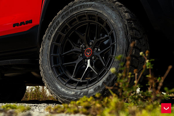 Фото дисков Vossen HFX-1 (6-Lug) Черный сатин на Ram 1500 V