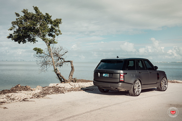 Фото дисков Vossen S17-01 Глянцевый тонированный лак на Range Rover IV