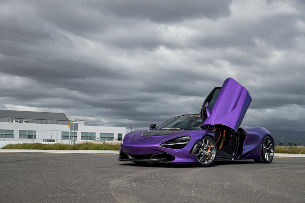 Фото дисков HRE R101 Lightweight Глянцевый темный лак на McLaren 720S