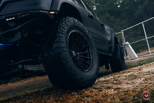 Фото дисков Vossen VFX-02T Черный глянец на Ram 1500 V