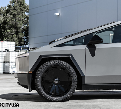 Фото дисков Giovanna Amur на Tesla Cybertruck