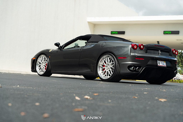 Фото дисков Anrky RS1 Глянцевый лак на Ferrari F430