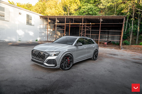 Фото дисков Vossen HF-7 Черный глянец на Audi Q8