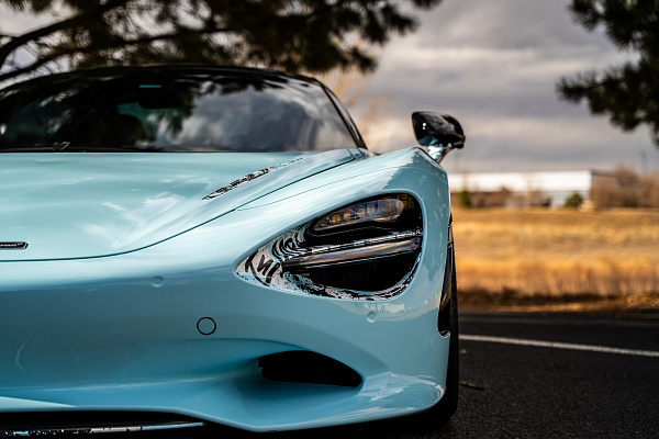 Фото дисков Brixton Forged NC01-R Белый глянец на McLaren 720S