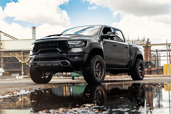 Фото дисков Anrky AN36-S Черный глянец на Ram 1500 V