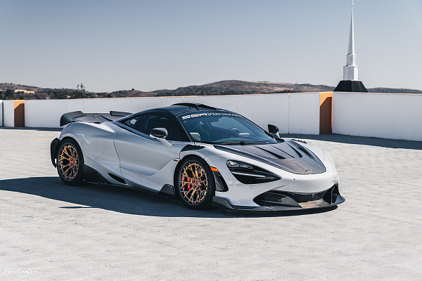 Фото дисков Brixton Forged PF10 Сатиновое темное золото на McLaren 720S