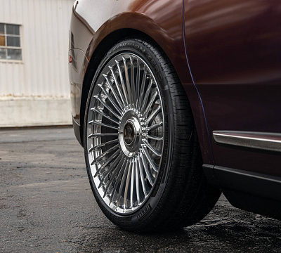 Фото дисков HRE L109M на Rolls-Royce Cullinan