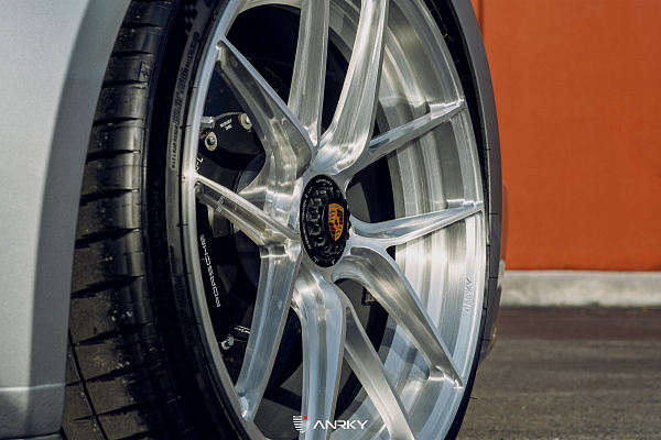 Фото дисков Anrky XR-201 Глянцевый лак на Porsche 911 VIII