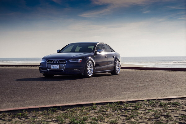 Фото дисков HRE P104 Глянцевый тонированный лак на Audi A/S/RS 4 (B8)