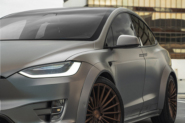 Фото дисков CEC C27 Глянцевая темная бронза на Tesla Model X