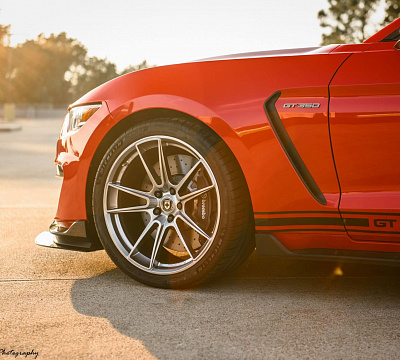 Фото дисков HRE FF04 на Ford Mustang VI