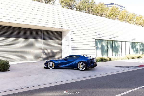 Фото дисков Anrky AN30 Глянцевый лак на Ferrari 812