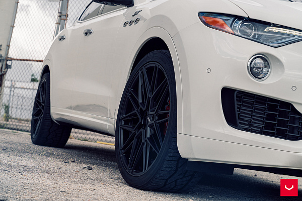 Фото дисков Vossen HF-7 Черный сатин на Maserati Levante
