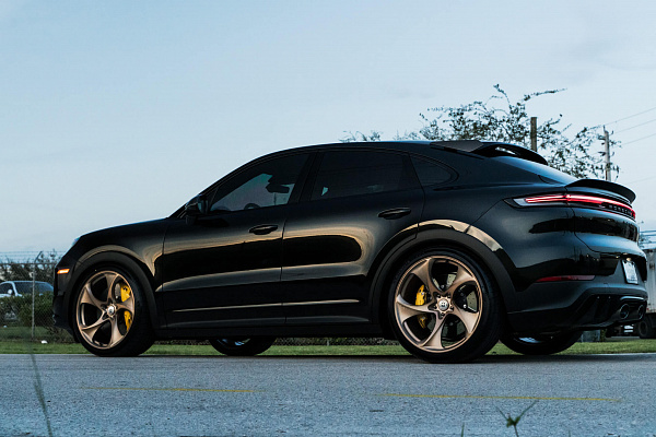 Фото дисков HRE 522M Сатиновая бронза на Porsche Cayenne III
