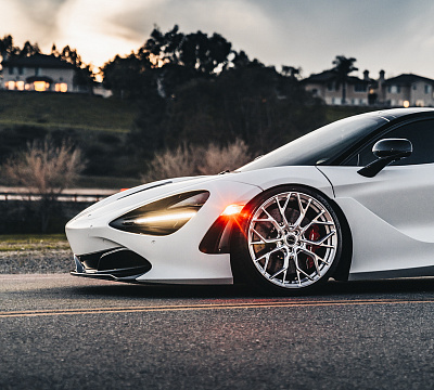Фото дисков Brixton Forged PF10 на McLaren 720S