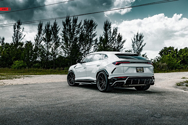 Фото дисков Anrky AN32 Черный сатин на Lamborghini Urus