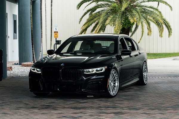 Фото дисков Strasse Wheels SV15 Deep Concave FS Глянцевый лак на BMW 7 (G11/G12)