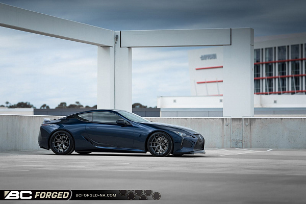 Фото дисков BC Forged HCS21 Глянцевый графит на Lexus LC 500
