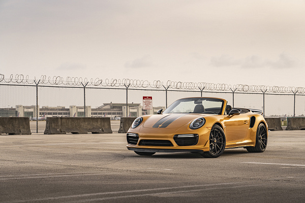 Фото дисков Strasse Wheels SV10 Deep Concave FS Черный матовый на Porsche 911 VII