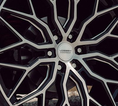 Фото дисков Vossen HF6-3 на GMC Sierra III