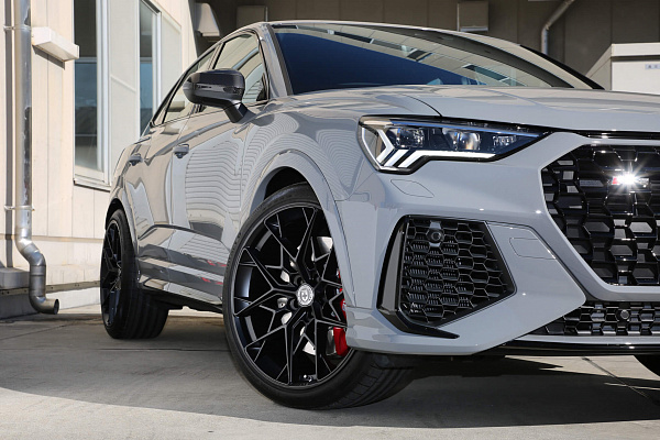 Фото дисков HRE FF10 Черный сатин на Audi Q3 (8U)