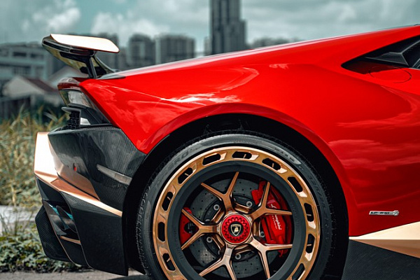 Фото дисков Brixton Forged PF7 Aerotech Глянцевая темная медь на Lamborghini Huracan
