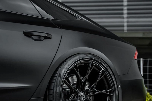 Фото дисков ST Wheels ST9 Черный глянец на Audi A/RS 7 (4K)