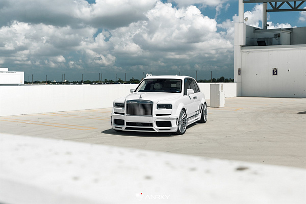 Фото дисков Anrky RF-282 Глянцевый лак на Rolls-Royce Cullinan