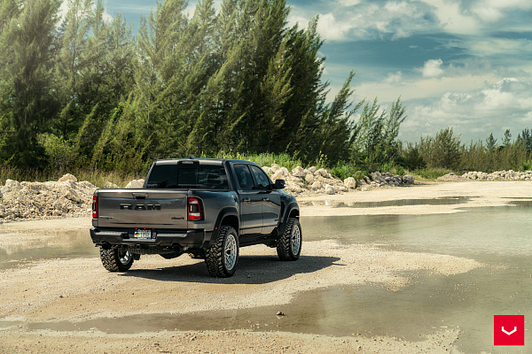 Фото дисков Vossen HFX-1 (6-Lug) Серебро на Ram 1500 V