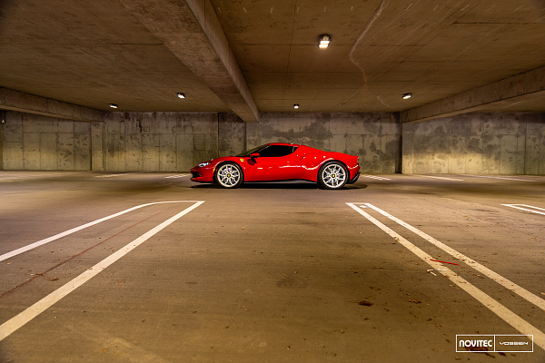 Фото дисков NOVITEC NF11 Белый глянец на Ferrari 296